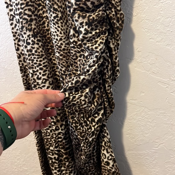 NWT Leopard Print Dress 🤎🖤 - Picture 4 of 4